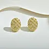 Pendientes de Perla Estilo Lujo Ligero y de Gama Alta Inspirados en Chanel para Mujer, Diseño Único con Tejido de Cuadros, Elegantes Clavos Ovalados con Aguja de Plata
