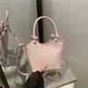 Bolso Casual y Elegante para Mujer 2026 Nueva Moda Bolso Cubo para Viajes Diarios con un Toque de Lujo y un Chic Diseño Cruzado