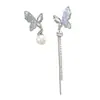 Brincos Assimétricos com Borboleta e Pingente de Pérola para Mulheres 2026 Novo Estilo Luxo Leve High-End Elegantes Brincos Mais Vendidos