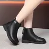 Zapatos cortos de cuero para madre con forro polar cálido, venta al por menor, un par, zapatos de algodón suave de suela gruesa, botines cortos de suela blanda, otoño e invierno, personas de mediana edad y ancianos