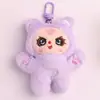 Muñeca de peluche de dibujos animados Muñeca de tres años Colgante chirriante Broche Joyería Bolso Colgante Ropa Zapatos y calcetines Accesorios
