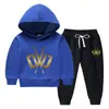 Conjunto de Suéter con Capucha para Niños Otoño e Invierno 2023 Estilo Occidental Nuevo para Niños Medianos y Grandes Ropa de Invierno Gruesa y Cálida con Forro de Felpa