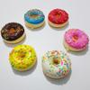 PU simulação donut squishy slow rebound bolo comida brinquedo pão crianças adesivos de geladeira pequeno pingente ornamentos
