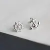 Brincos pequenos de prata 925 esterlina estilo coreano, fofos e únicos para mulheres, simples e criativos, com um design estiloso e versátil, perfeitos para estudantes