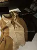 Estilo Old Money Cardigan de Punto Caqui Falso Dos Piezas para Mujer Otoño 2026 Nuevo Retro Elegante Temperamento Adelgazante Top