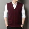 Nuevo chaleco cárdigan de punto liso de cuello en V para hombre, otoño e invierno, top sin mangas casual y elegante para papás
