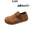Zapatos de mujer tipo Birkenstock, completamente cerrados, con cubierta de piel, que aumentan la altura, colección otoño/invierno 2026, mocasines casuales sin cordones