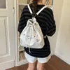 Bolso biker de PU de gran capacidad con cordón, modelo nuevo 2026, bolso tipo cubo de alta gama, mochila de moda para el día a día