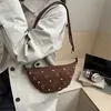 Bolsas Femininas Transfronteiriças Novo Estilo Moda Europeia e Americana Estilo Punk Bolsa de Ombro com Rebites Bolsa Transversal de Comuter Feminina Bolsa Bolinho Tendência