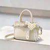 Bolso de Mano Plateado para Mujer 2026 Nuevo de Moda Primavera Verano Tacto de Alta Gama Bolso de Cubo de Mano Bolso de Hombro Único Cruzado para el Viaje Diario