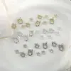 Acessórios Populares de Liga para Nail Art de Guirlanda de Natal, Estilo Versátil de Luxo Leve, Materiais de Unha Usáveis Dourados e Prateados Atacado para o Natal