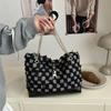 Verão 2026 Novo Estilo Feminino Exquisite Corrente Retrô Francesa Versátil Bolsa Tote de Grande Capacidade Transfronteiriça