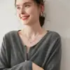 Cárdigan de cachemira Bai Cai Rong de lujo ligero, cuello redondo, borde enrollado, estilo coreano para mujer, tejido suelto adelgazante, top versátil