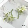 Fio de Flor de Lírio-do-Vale Simulada de 3 Pétalas Acessórios para DIY de Grampo de Cabelo Adorno de Cabeça Chapéu de Palha Flor Artificial Cabeça Adereços para Decoração de Parede de Flores de Salão de Casamento