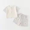 Conjunto de Dos Piezas para Bebé Verano Nuevo 2026 Conjunto Casual para Niños Camiseta de Manga Corta para Recién Nacido Pantalones Cortos Estilo Verano Coreano 1