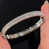 Lujo Ligero Sentido de Alta Gama Plata Diamante Completo Diamante Cuadrado Pulsera de Mano Hao Inserto Diamante Rai Exquisito Industria Pesada Lujo Elegante Moda Pulsera