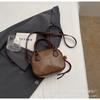 Invierno Nuevo Bolso de Bolos Vintage Bolso de Mujer Bolso de Mano de Textura de Alta Gama Cuero Encerado al Aceite Hombro Cruzado Almohada
