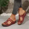 Sandalias de cuña con hebilla metálica transfronterizas en stock 2026 nuevo estilo de verano plataforma talla grande sandalias sin cordones de suela gruesa para mujer