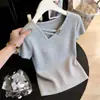 Top de tricô T-shirt minimalista estilo francês com decote V e manga curta para mulheres, novo design primavera-verão 2026, nicho justo e modelador