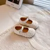Sapatos Femininos de Salto Baixo Bico Dividido Estilo Retrô de Nicho, Novos Sapatos Mary Jane Estilo Coreano para a Primavera de 2026