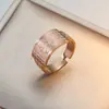 Anillo Abierto Ajustable Nuevo de Acero Inoxidable Grabado Estilo Nicho de Alta Gama Joyería para Uso Diario Anillo para Dedo