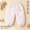 Pantalones cálidos para bebé otoño e invierno engrosados 120g con pies cubiertos pantalones de pies atados ropa exterior para bebé pantalones largos de algodón para niñas clase A sin costuras