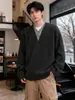 Suéter de Tricô Cinza Claro Falso Duas Peças com Decote em V para Homens, Estilo Preguiçoso Outono e Inverno, Camisa Polo com Ombro Normal, Moletom com Gola Henley