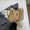 Moda Verão 2025 Nova Bolsa de Ombro Cruzada de Axila Nicho Simples Grande Capacidade Alto Valor para o Dia a Dia Pequena Bolsa Quadrada