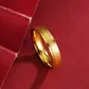 Oro Arena Vietnamita Popular Europeo y Americano Anillo de Gypsophila Brillante Escarchado Personalizado Joyería de Pareja Fabricante de Suministro de Yiwu