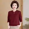Moda em tricô de outono para mães, novo estilo 2026, suéteres estilosos para mulheres de meia-idade e idosas para primavera e outono