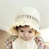 Gorro de Bebé Estilo Primavera y Otoño con Ribete de Encaje Gorro de Princesa Dulce y Lindo para Bebé Niña Algodón Puro con Cordones Gorro Cortavientos con Protección para las Orejas