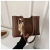 Bolsa tote feminina de moda simples, popular na cidade nesta primavera de 2024, de grande capacidade, para ombro, para o dia a dia.