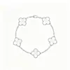 Elegante Pulseira da Sorte Trevo de Quatro Folhas Cinco Flores em Madrepérola Branca, Luxo Leve, Nicho, High-End, Versátil, Doce, Adequada para Presentes Corporativos