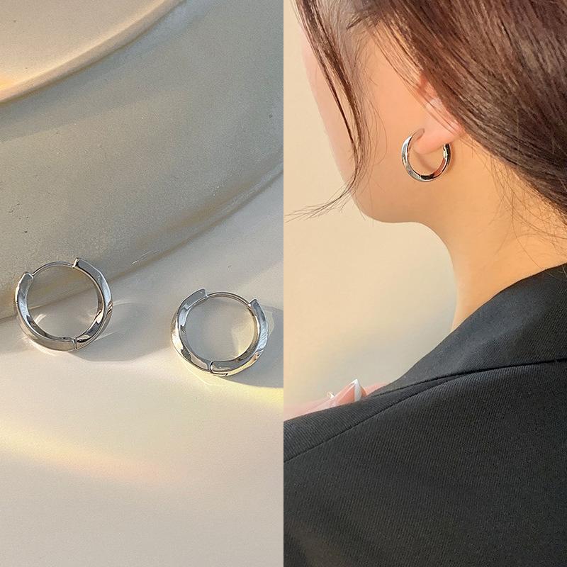 D0102莫比乌斯耳扣-银色