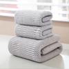 Set de toallas de baño de celosía catiónica auspiciosa al por mayor para comercio exterior, vellón coral de color liso, simple para el hogar, toalla para pareja