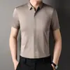 Camisa de verano nueva de color sólido, camisa de manga corta para hombre 2023, camisa de media manga transpirable sin costuras para hombre