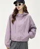 Nueva chaqueta con capucha de otoño con un diseño elegante para mujeres petite, gabardina corta informal con cremallera de corte holgado para mujer