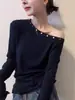 Principios de Otoño 2025, Camiseta de Aspecto Hermoso y Adelgazante con Diseño de Hombro Inclinado, Estilo Coreano, Top Versátil de Manga Larga, Suave y Elegante para Mujeres