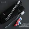 Una Variedad de Cepillos de Dientes Desechables de Gama Media a Alta para Uso Doméstico, Casas de Huéspedes y Hoteles; Set Dos en Uno de Cepillo de Dientes y Pasta Dental para Uso en Hotel