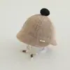 Gorro de Invierno para Bebé Niñas Gorra con Visera Gorro Grueso para Bebé Otoño e Invierno Lana Corazón 2025 Nuevo Estilo