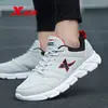 Zapatos de Hombre Xtep 2026 Zapatillas para Correr Zapatos Casuales para Hombre Genuinos Primavera y Otoño Negro Transpirables Zapatos Deportivos Tecnología de Hidrógeno