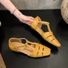 Sandálias de Plataforma de Pele de Ovelha Femininas 2026 Verão Outono Novo Estilo Calçados Externos Sapato Gaiola de Porco Vazado Sandálias Romanas Respiráveis Tecidas Sapatos Individuais