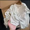 Camiseta Básica Casual de Rayas Estilo Coreano para Mujer, Nuevo Estilo Otoño/Invierno, Adelgazante, Versátil, Suave y Esponjosa, Manga Larga con Cuello en V, Moderna