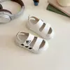 Sandálias Infantis 2025 Verão Novo Estilo Bico Fechado Meninos e Meninas Sapatos de Praia Versátil Solado Macio Sandálias Casuais para Meninos