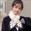 Bufanda de Mujer Estilo Coreano al por Mayor Otoño e Invierno Cubrecuellos Cálido para Exteriores Imitación Japonesa Piel de Conejo Lunares Felpa Bufanda Cruzada