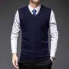 Colete de gola V para outono e inverno, colete masculino sem mangas com padrão losango, suéter jacquard espesso para homens de meia-idade, colete de tricô