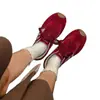 Zapatillas de entrenamiento retro alemanas versátiles de bloques de color para mujer, zapatos casuales de otoño 2026, estilo nuevo, cuero suave, suela gruesa