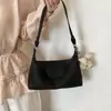 2026 Nova Bolsa Tote Simples de Um Ombro Feminina Grande Capacidade para o Dia a Dia Bolsa Transversal Senso de Design Nicho Textura de Alta Qualidade