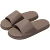 Pantuflas al por mayor mujer verano antideslizantes suela suave hogar casual pantuflas hombre baño doméstico almacén relámpago al por mayor suela gruesa pareja