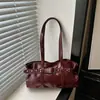 Cinto de couro transfronteiriço estiloso com rebite novo estilo versão coreana temperamento outono e inverno bolsa de mão casual de grande capacidade bolsa de ombro feminina